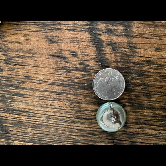 3/$15🥳 vintage screw-back  button earrings - Picture 7 of 8
